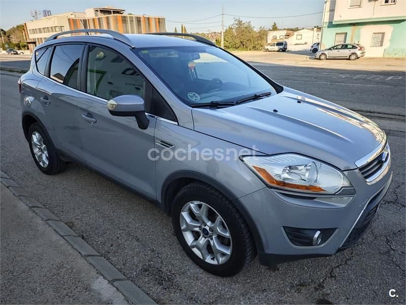Usado Ford Kuga Trend 140 HP (102 kW) 2011 Cinzento SUV