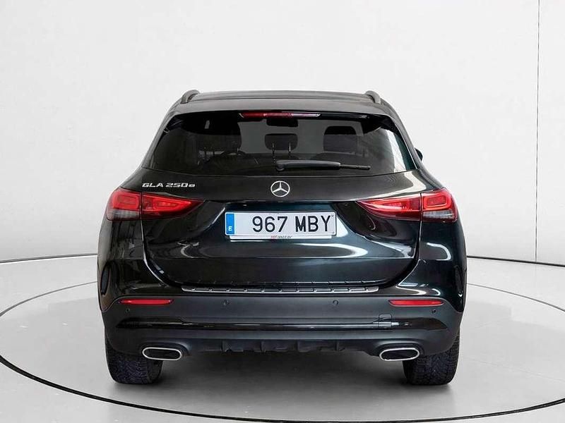 Usado Mercedes GLA250 220 CV (161 kW) 2022 Negro SUV