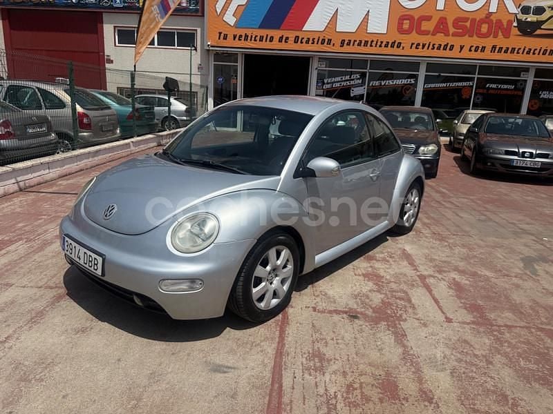 Usado VW New Beetle 100 CV (73 kW) 2005 Gris / plata Utilitario