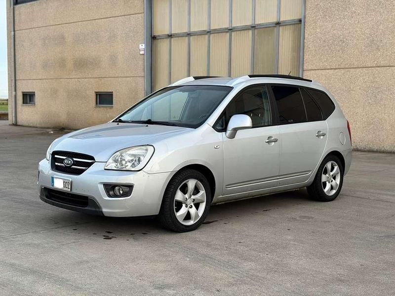 Usado Kia Carens Active 140 CV (102 kW) 2008 Gris Monovolumen