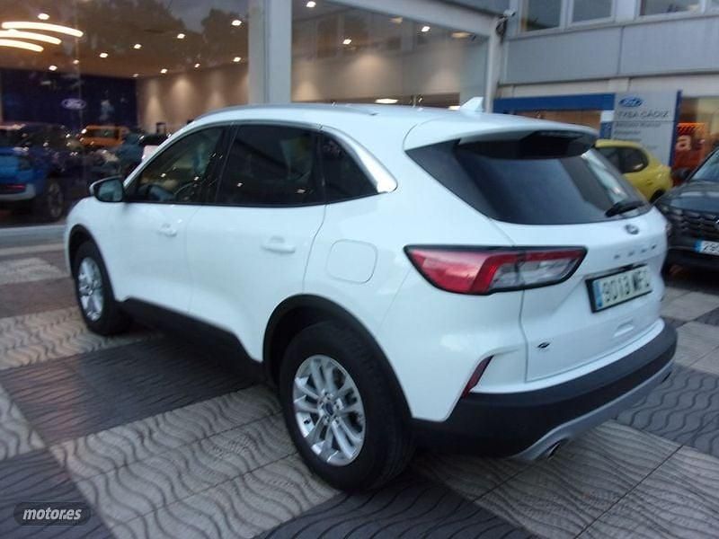 Usado Ford Kuga Titanium 191 CV (140 kW) 2022 Blanco SUV