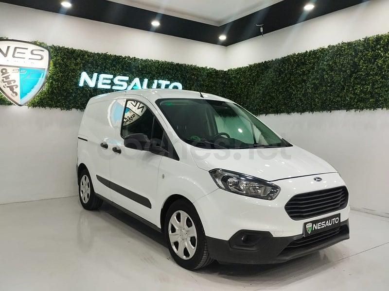 Usado Ford Tourneo Courier Ambiente 100 CV (73 kW) 2019 Blanco Monovolumen