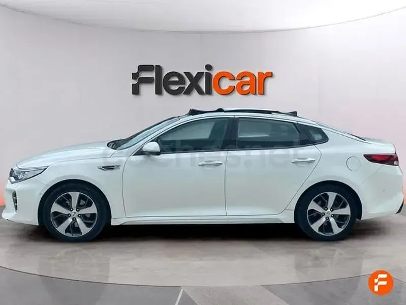 Usado Kia Optima 141 CV (103 kW) 2018 Blanco Familiar