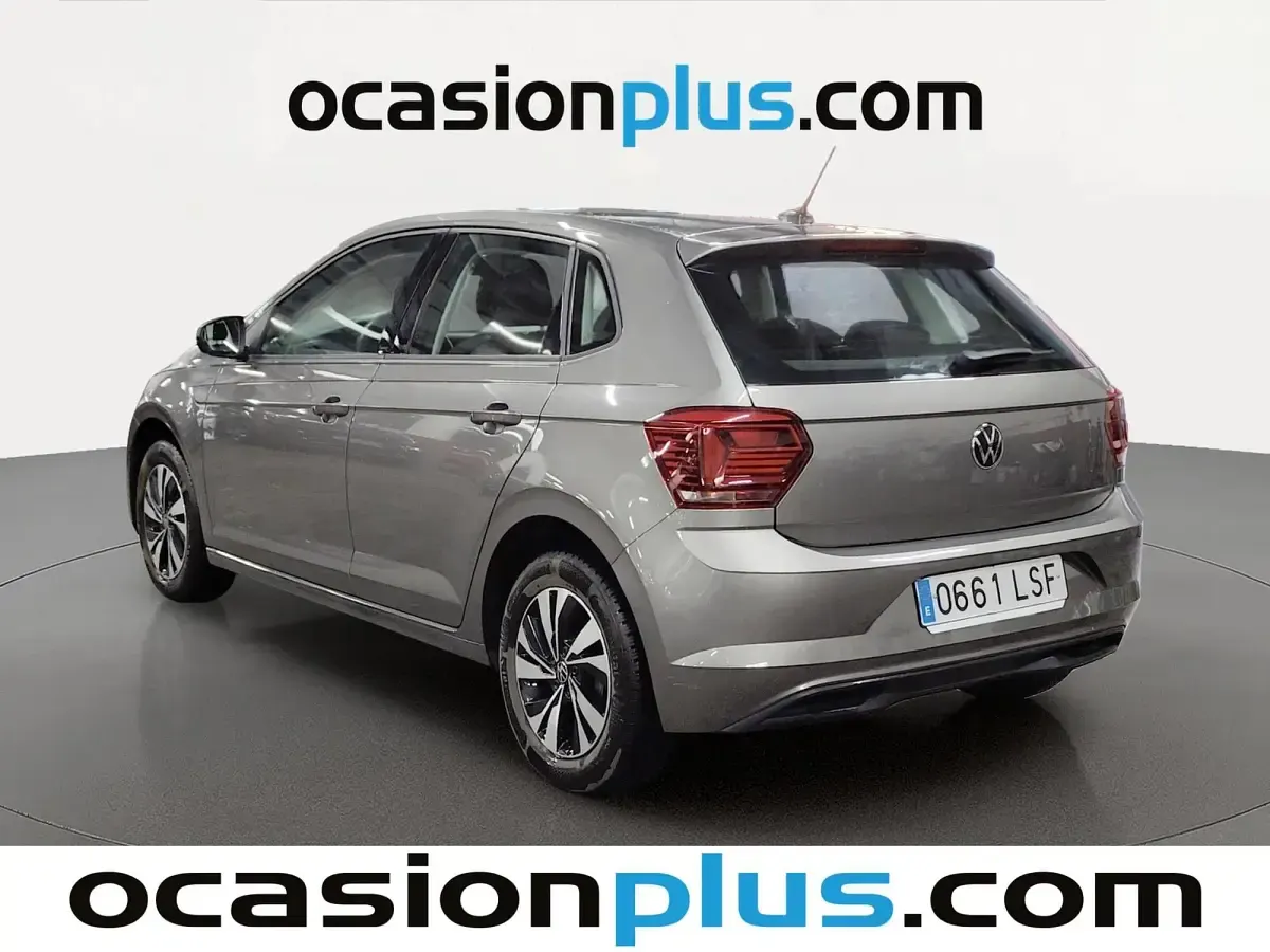 Usado VW Polo Advance 95 CV (69 kW) 2021 Gris Utilitario