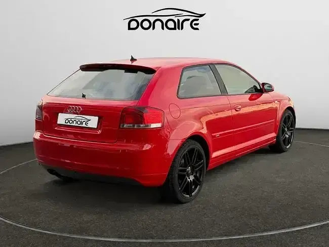 Usado Audi A3 Ambition 140 CV (102 kW) 2006 Rojo Utilitario