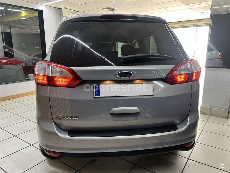 Usado Ford Grand C-Max Trend 115 CV (84 kW) 2014 Gris / plata Monovolumen