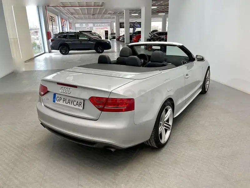 Usado Audi A5 Cabriolet 211 CV (155 kW) 2010 Gris / plata Descapotable