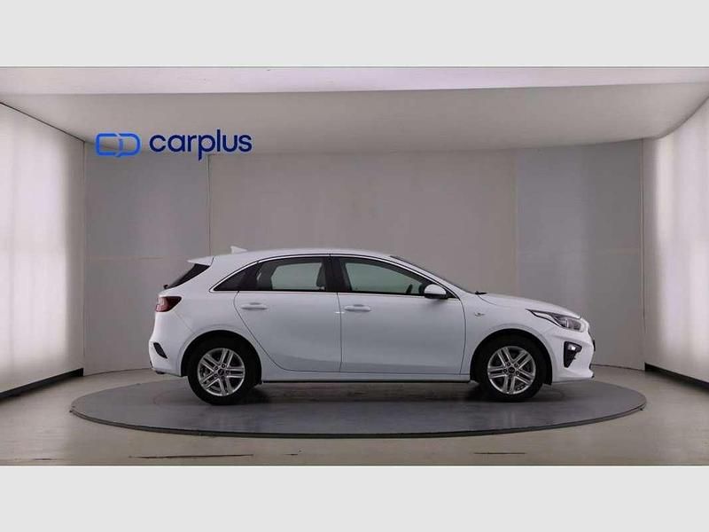 Usado Kia Ceed 136 CV (100 kW) 2021 Blanco Utilitario