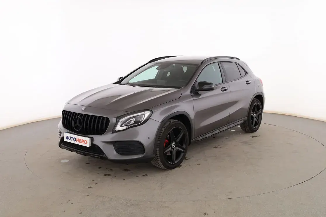 Usado Mercedes GLA200 AMG line 136 CV (100 kW) 2018 SUV