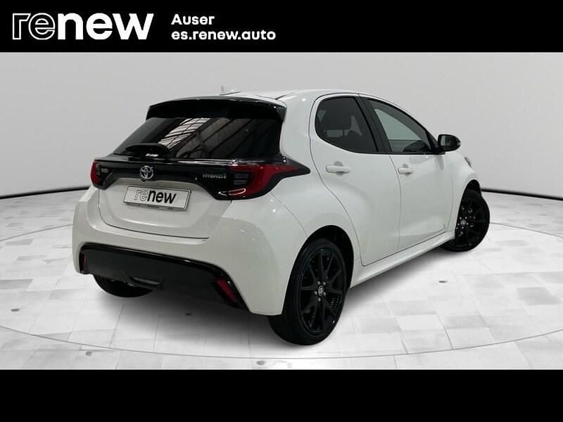Usado Toyota Yaris Hybrid Style 116 CV (85 kW) 2023 Blanco Berlina