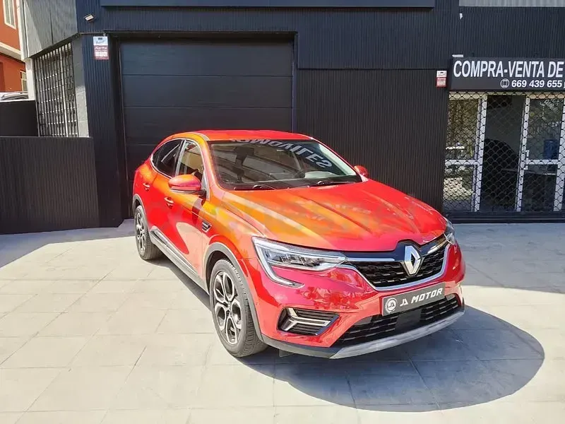 Usado Renault Arkana Equilibre 145 CV (106 kW) 2023 Granate SUV