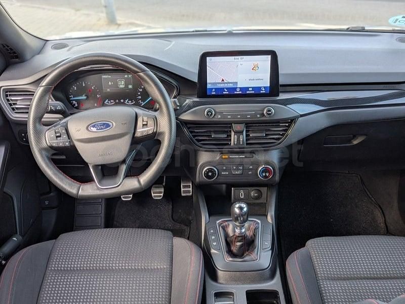 Usado Ford Focus ST-Line X 120 CV (88 kW) 2020 Gris Utilitario