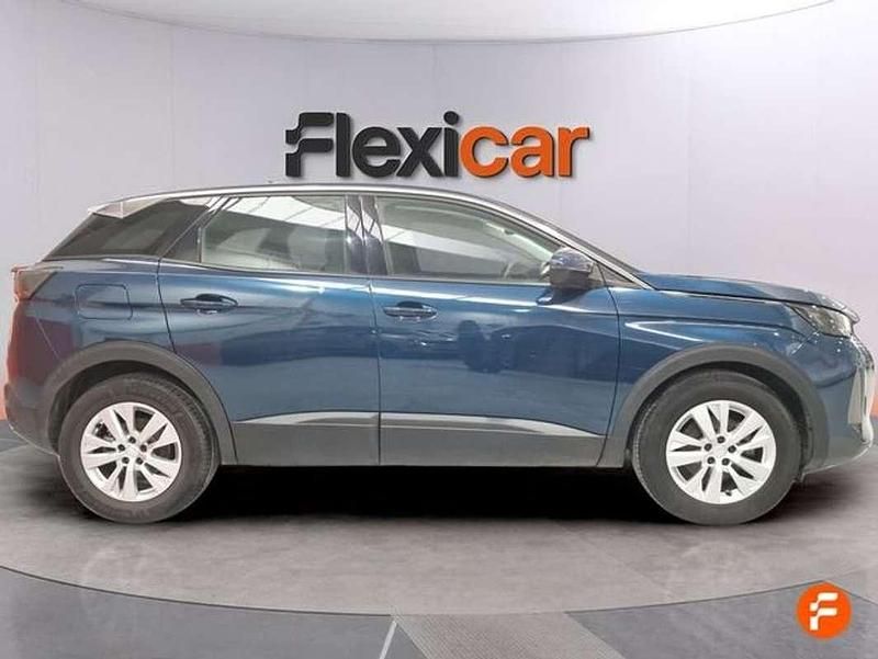Usado Peugeot 3008 Access 131 CV (96 kW) 2021 Azul SUV