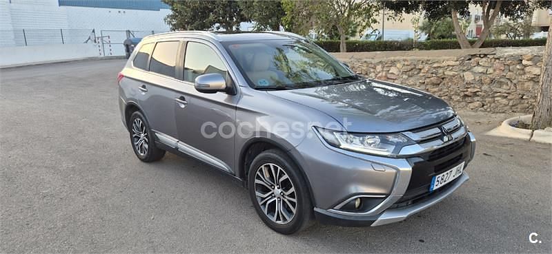 Usado Mitsubishi Outlander 150 CV (110 kW) 2015 Gris / plata SUV