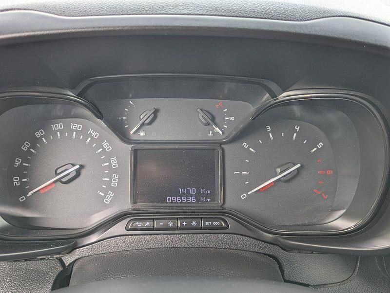 Usado Citroën Berlingo 102 CV (75 kW) 2022 Blanco Monovolumen