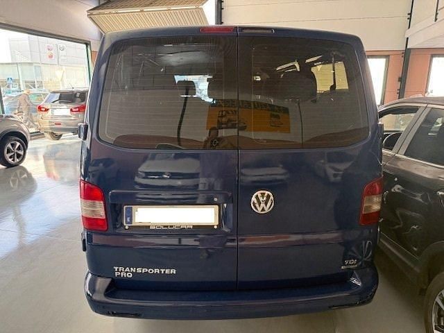 Usado VW Caravelle 114 CV (83 kW) 2015 Azul Van