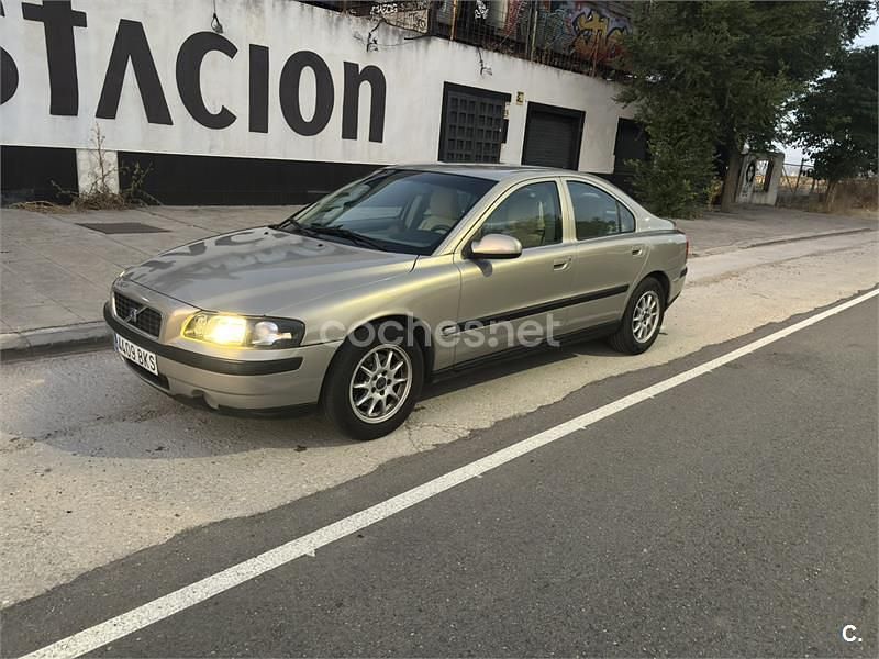 Beige Usado 2001 Volvo S60 Berlina | 2500 € (Precio justo) - Imagen 1/4