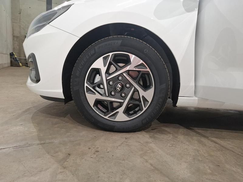 Usado Hyundai i30 100 CV (73 kW) 2025 Blanco atlas Utilitario