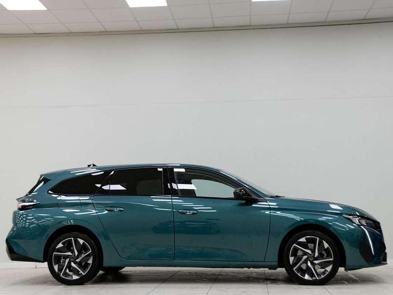 Usado Peugeot 308 SW Allure 131 CV (96 kW) 2023 Azul Familiar