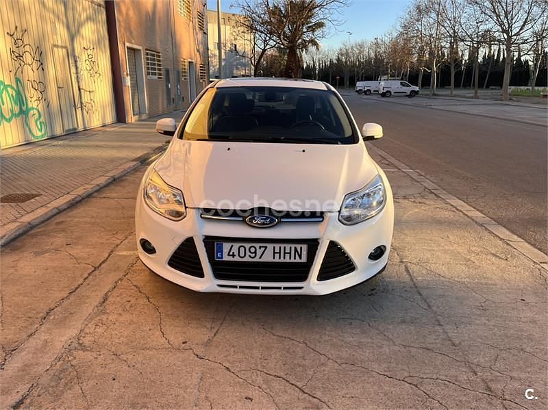 Usado Ford Focus Trend 105 CV (77 kW) 2011 Blanco Berlina