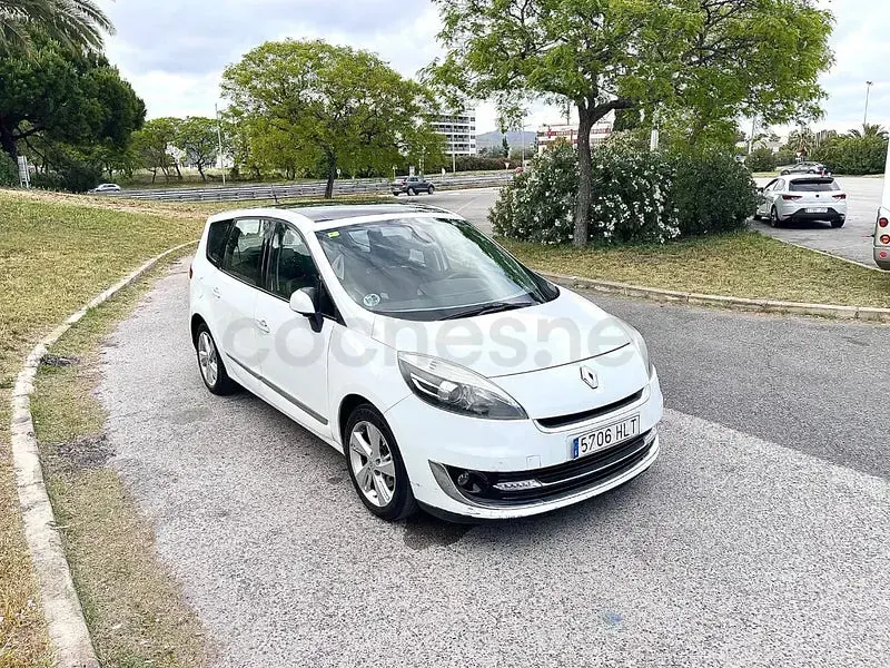 Usado Renault Grand Scénic III Business 110 CV (80 kW) 2013 Blanco Monovolumen