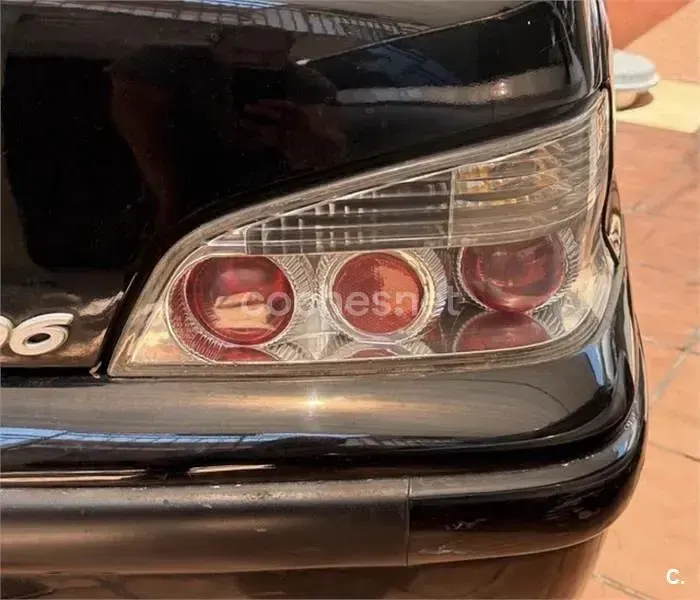 Usado Peugeot 106 58 CV (42 kW) 1996 Negro Utilitario