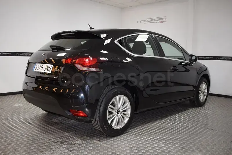 Usado DS Automobiles DS4 Style 120 CV (88 kW) 2016 Negro Berlina