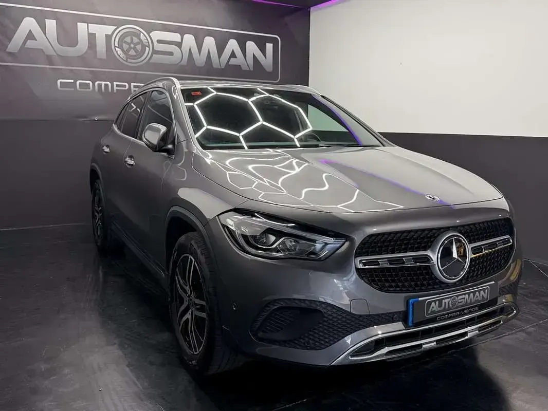 Usado Mercedes GLA200 163 CV (119 kW) 2021 Gris SUV