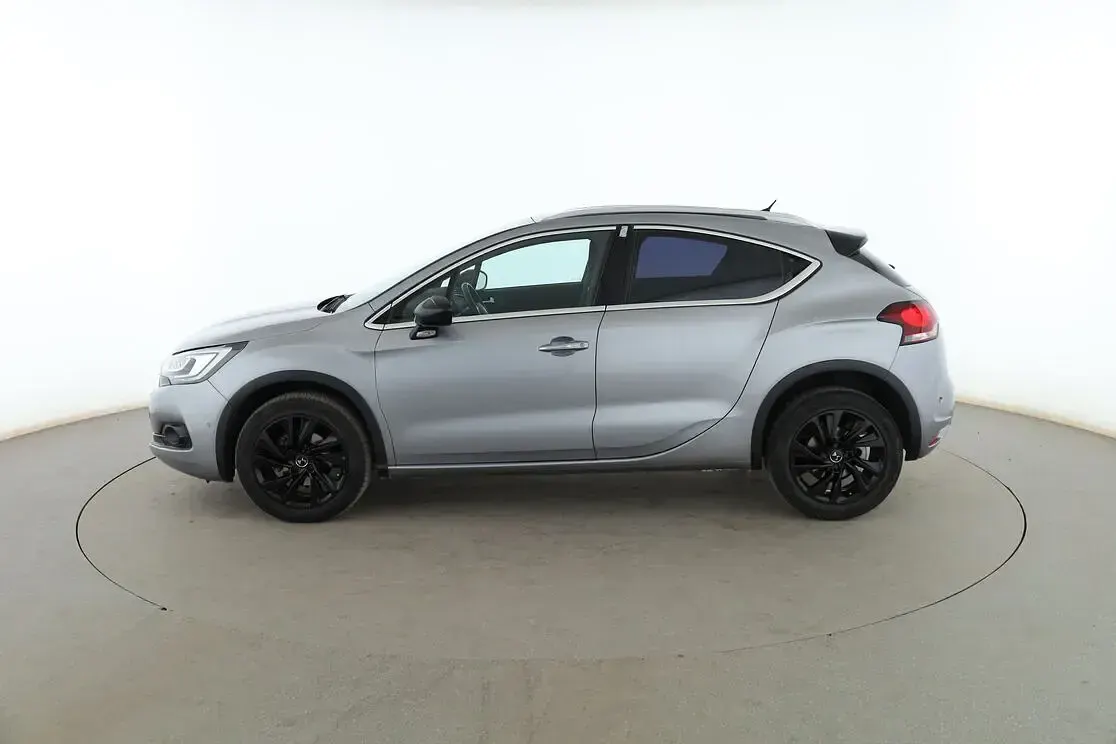 Usado DS Automobiles DS4 Connected Chic 120 CV (88 kW) 2018 Gris Utilitario