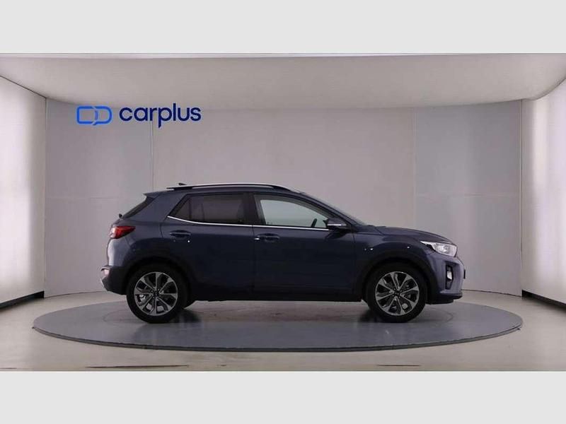 Usado Kia Stonic 101 CV (74 kW) 2020 Plateado SUV