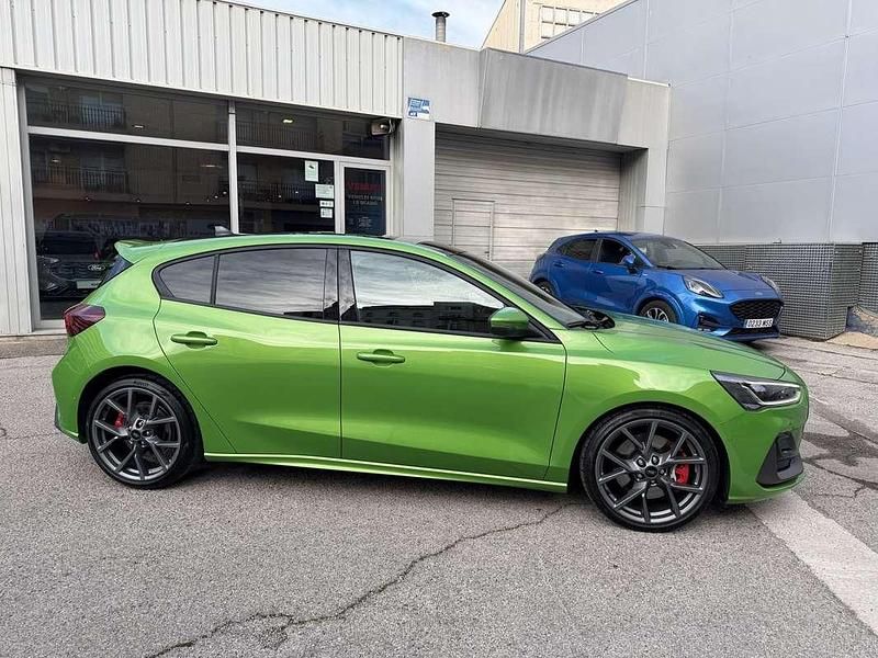 Usado Ford Focus ST 280 CV (205 kW) 2024 Verde Familiar