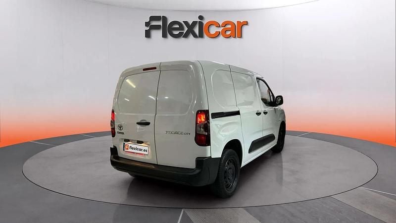 Usado Toyota Proace City City 131 CV (96 kW) 2024 Blanco Monovolumen