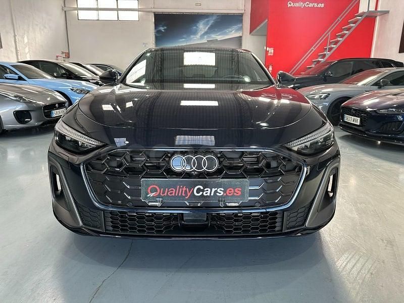 Usado Audi A5 Sportback S-Line 204 CV (150 kW) 2025 Azul Utilitario