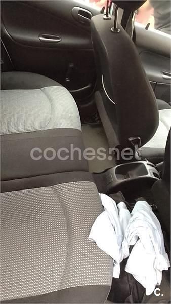 Gris / plata Usado 2004 Peugeot 206 Berlina | 1850 € (Precio justo) - Imagen 1/4