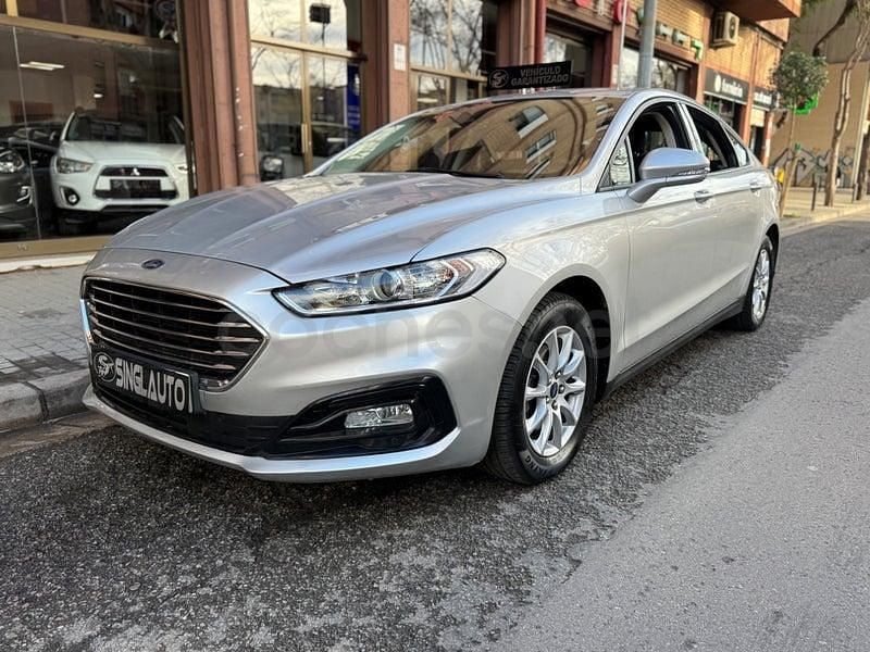 Usado Ford Mondeo Trend 150 CV (110 kW) 2020 Gris / plata Berlina