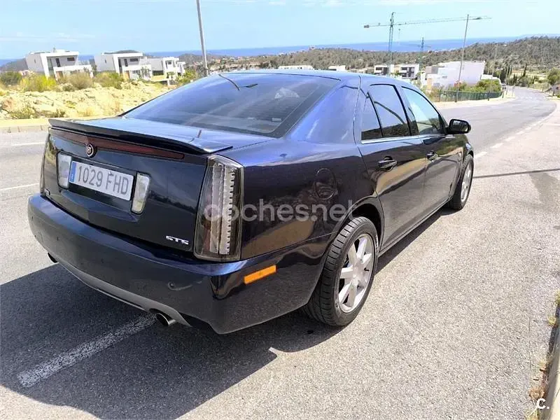 Usado Cadillac STS 257 CV (189 kW) 2007 Azul Berlina