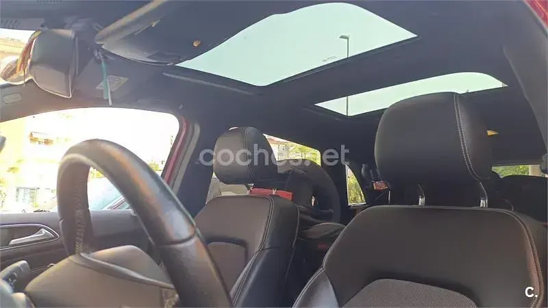 Usado Mercedes B180 109 CV (80 kW) 2016 Rojo Utilitario