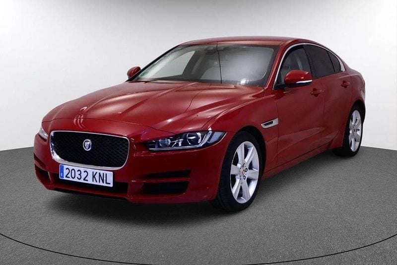 Rojo Usado 2018 Jaguar XE Pure Berlina | 14.870 € (Precio justo) - Imagen 1/4