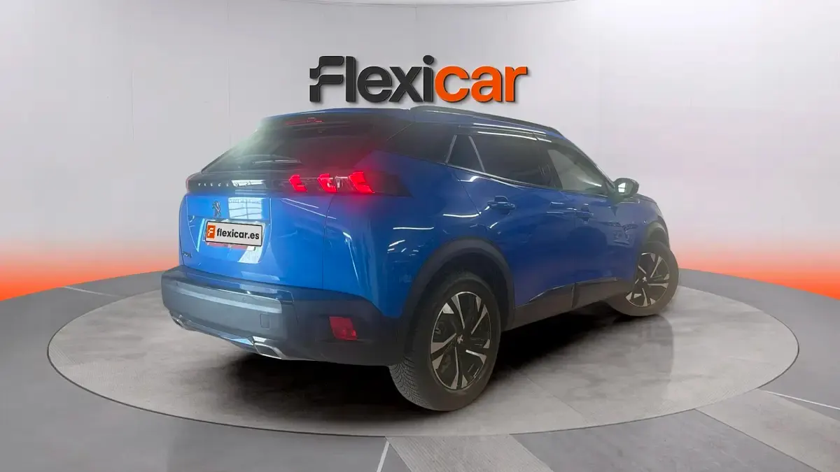 Usado Peugeot 2008 Allure 131 CV (96 kW) 2021 Azul SUV