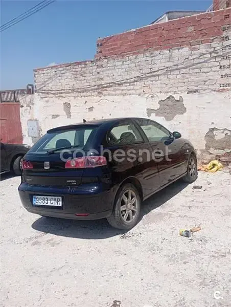 Usado Seat Ibiza Stylance 100 CV (73 kW) 2005 Negro Utilitario