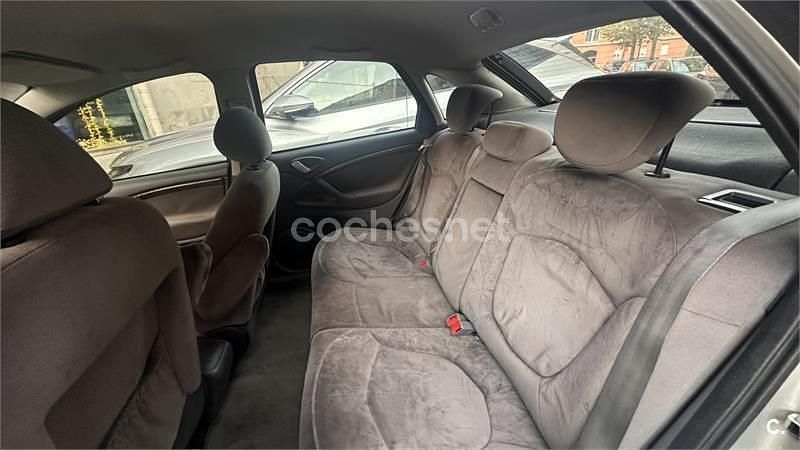 Usado Citroën C5 110 CV (80 kW) 2002 Gris / plata Berlina