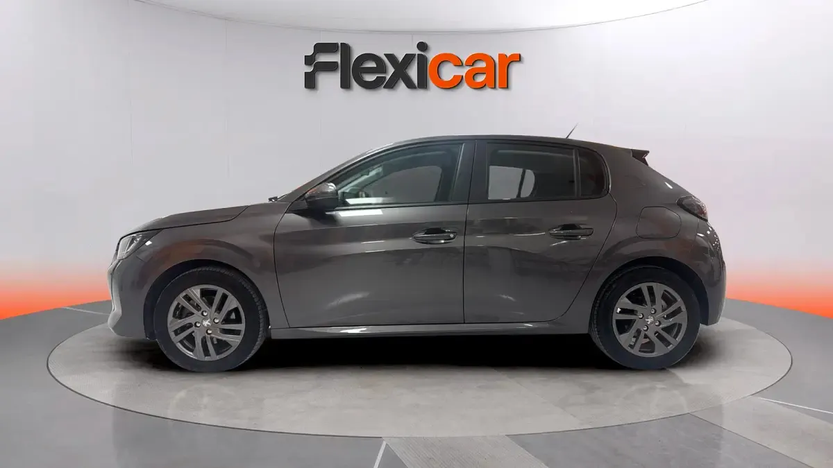 Usado Peugeot 208 Active 101 CV (74 kW) 2021 Gris Utilitario