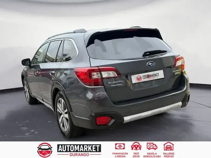 Usado Subaru Outback 175 CV (128 kW) 2020 Gris / plata Familiar