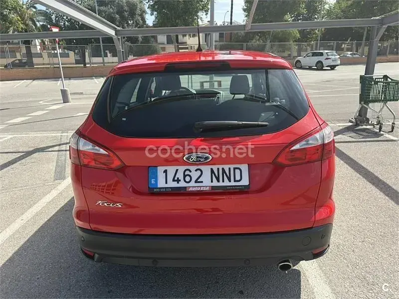 Usado Ford Focus Titanium 150 CV (110 kW) 2014 Rojo Familiar