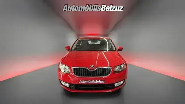 Usado Skoda Octavia Ambition 150 CV (110 kW) 2015 Rojo Familiar