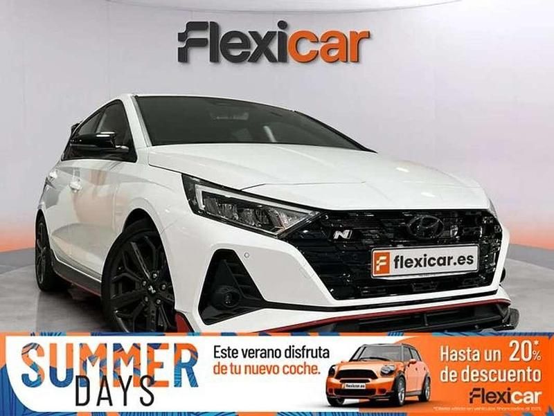 Blanco Usado 2023 Hyundai i20 Utilitario | 25.990 € (Precio justo) - Imagen 1/4