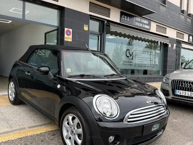Usado Mini One Cabriolet 98 CV (72 kW) 2010 Negro Descapotable