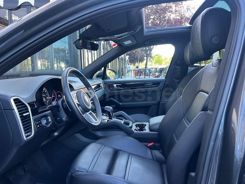Usado Porsche Cayenne 462 CV (339 kW) 2021 Gris / plata SUV