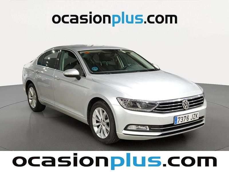 Usado VW Passat Advance 150 CV (110 kW) 2017 Gris Berlina