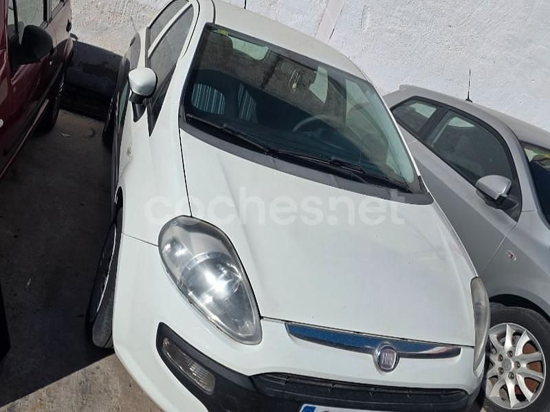 Usado Fiat Punto Easy 75 CV (55 kW) 2012 Blanco Berlina